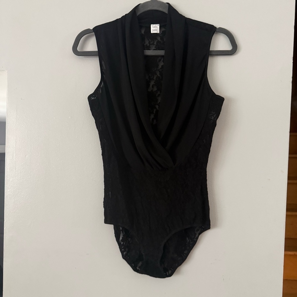 EUC Hanky Panky Signature Black Lace Sleeveless Draped Front Bodysuit